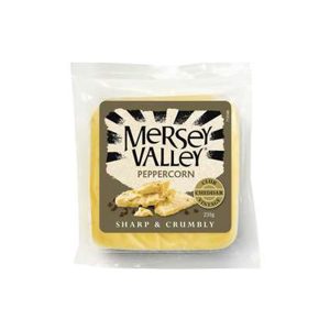 Fresh Peppercorn Sharp & Crumbly Club Vintage Cheddar Cheese Mersey Valley